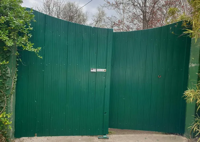 L'ermitage Au Sein D'un Jardin Forêt Près De L'océan