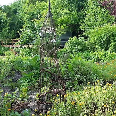 L'ermitage Au Sein D'un Jardin Foret Pres De L'ocean *