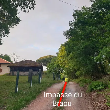 L'ermitage Au Sein D'un Jardin Foret Pres De L'ocean